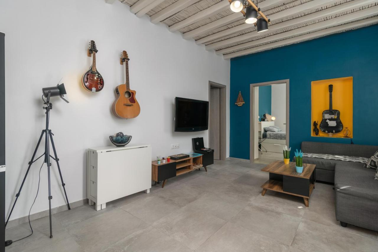 Milos Guesthouse Triovasálos 外观 照片