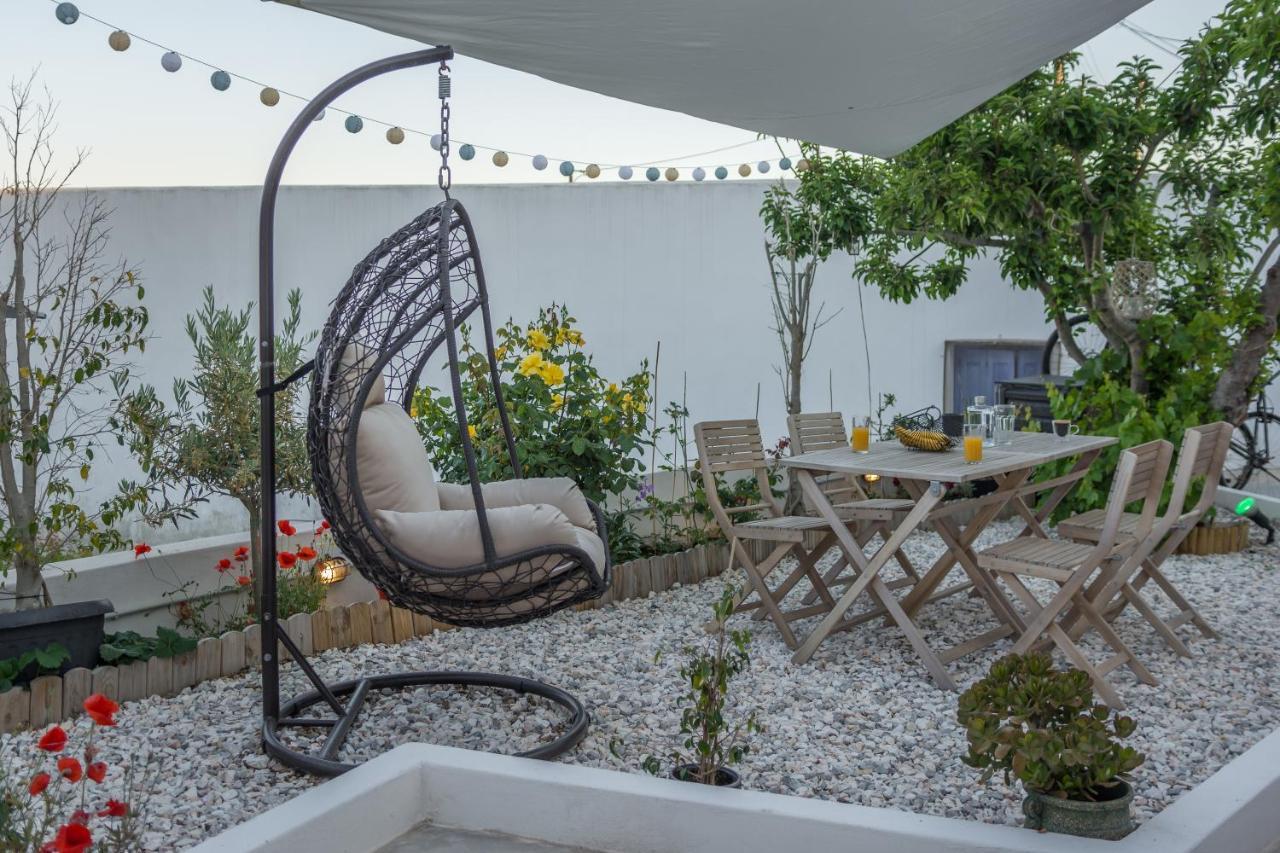 Milos Guesthouse Triovasálos 外观 照片