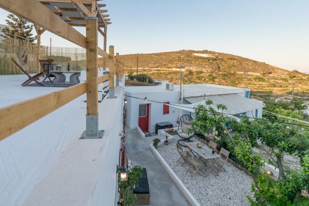 Milos Guesthouse Triovasálos 外观 照片