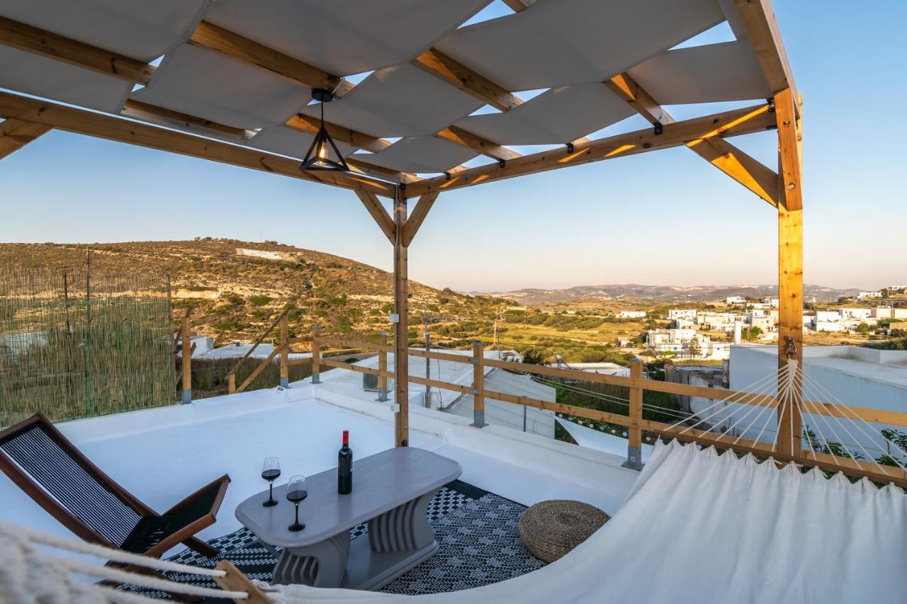 Milos Guesthouse Triovasálos 外观 照片