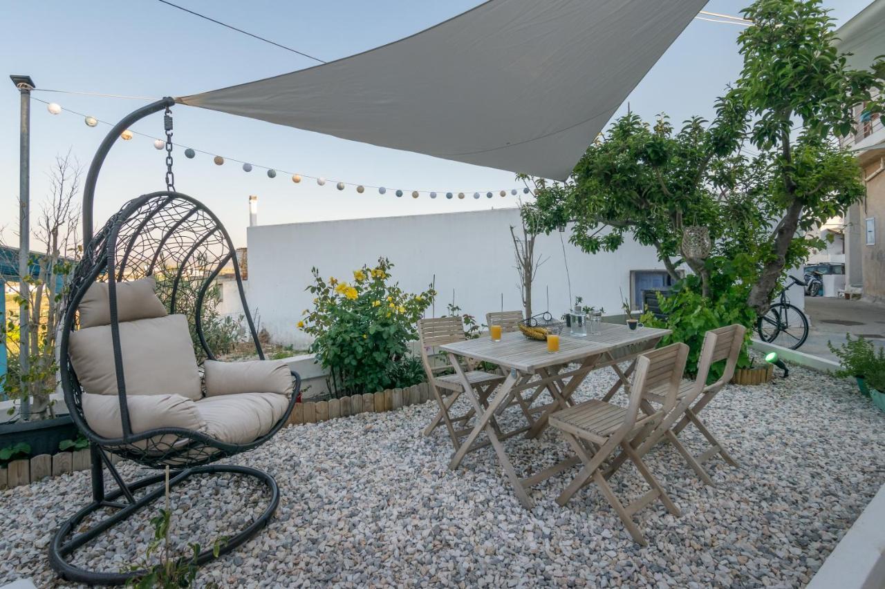 Milos Guesthouse Triovasálos 外观 照片